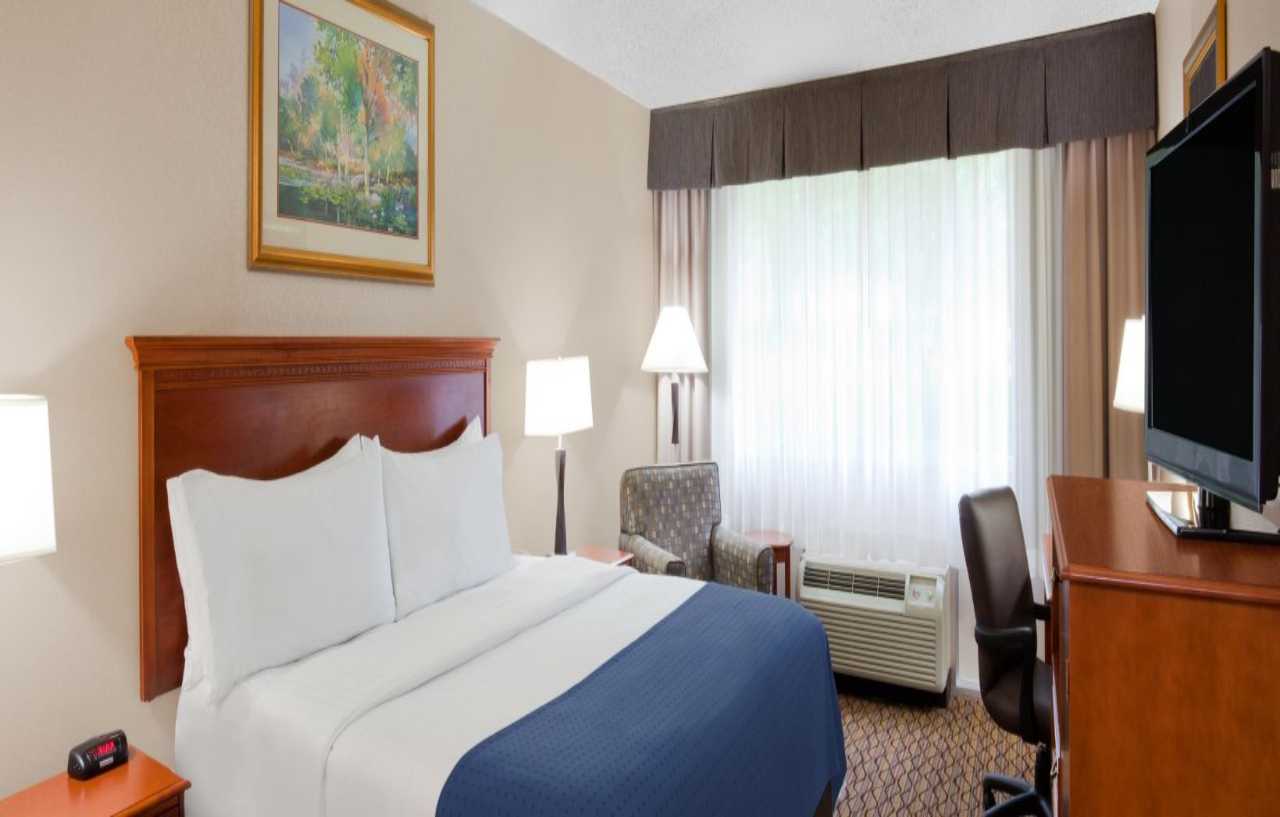 Holiday Inn Marquette By Ihg Exterior foto